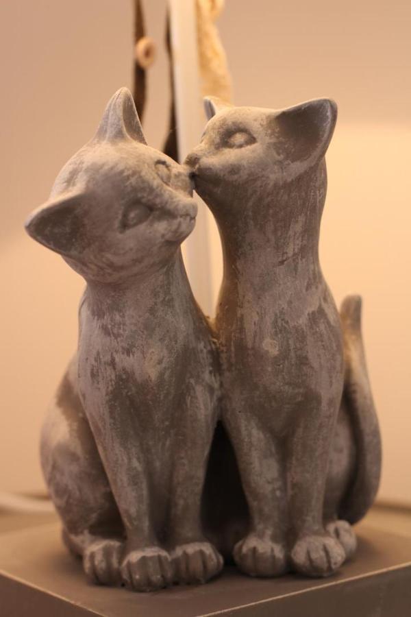 Au Coeur Du Chat Perche Arnay-le-Duc Bagian luar foto
